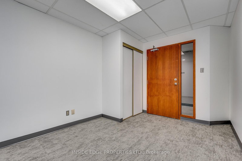 202 - 1673 Carling Ave, Ottawa, K2A 0Y2 | Image 2
