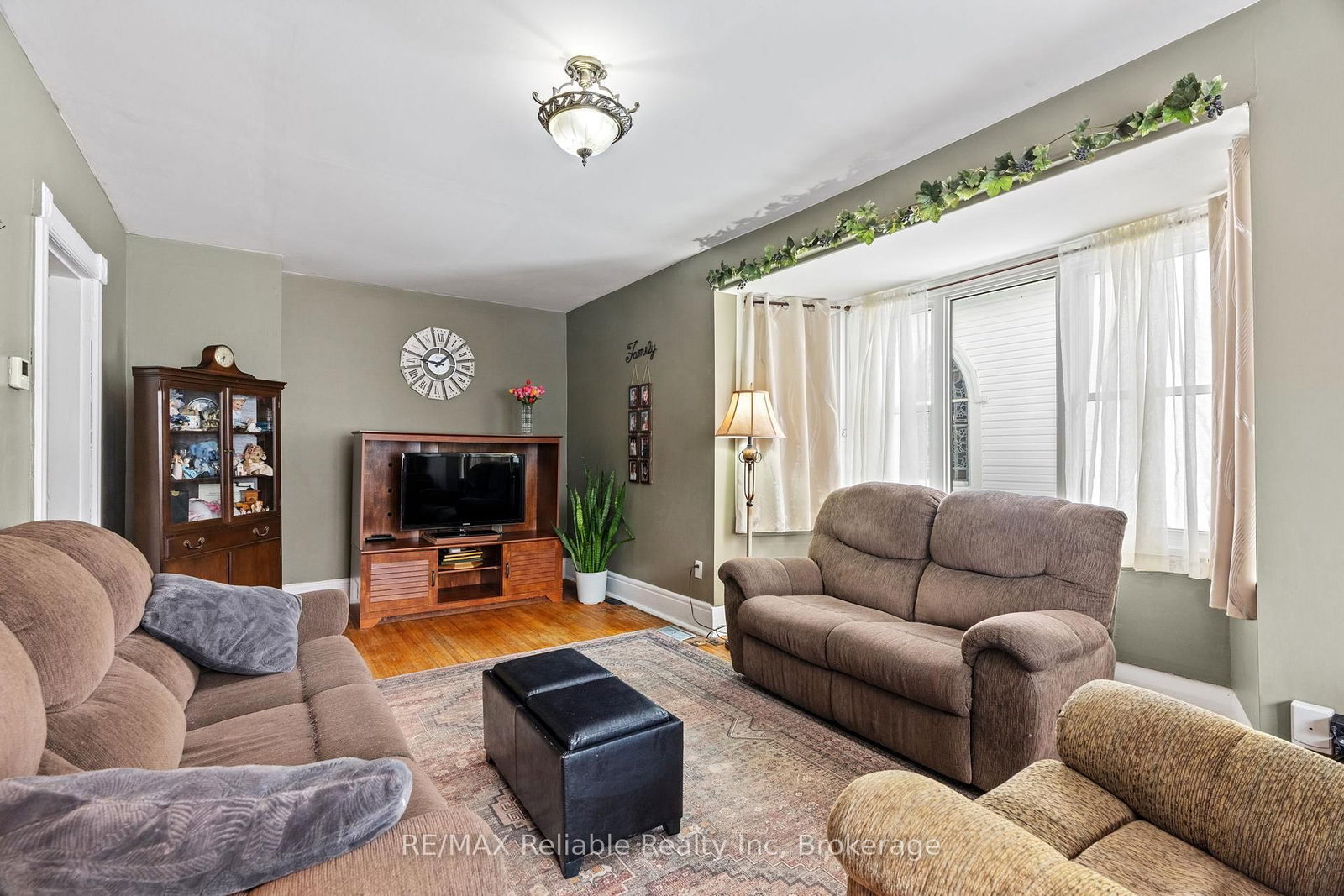 Listing Image 7