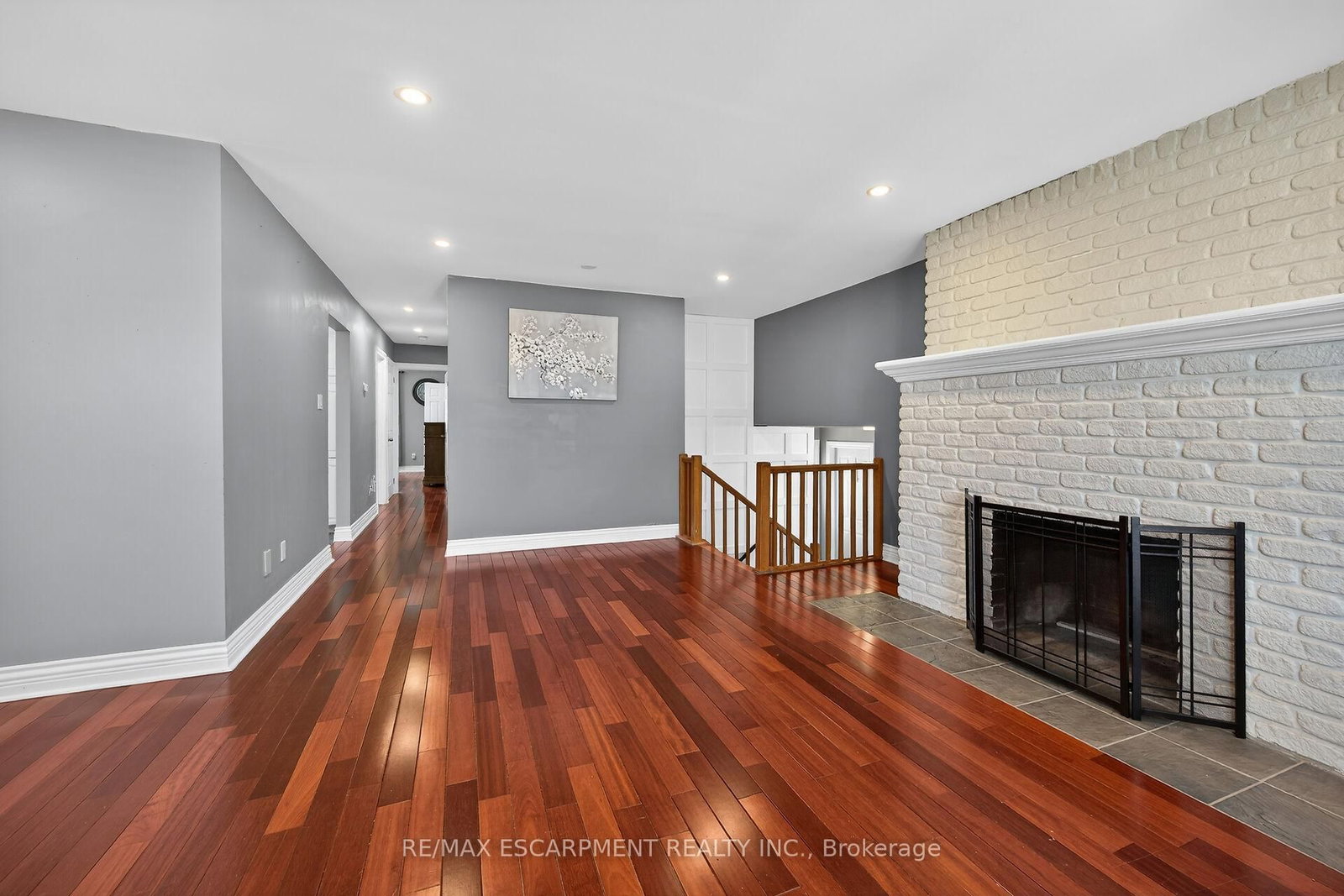 Detached House for sale at 80 First Road, Hamilton, Ontario, L8J 2S9 - Stoney Creek Mountain - MLS: X12972058