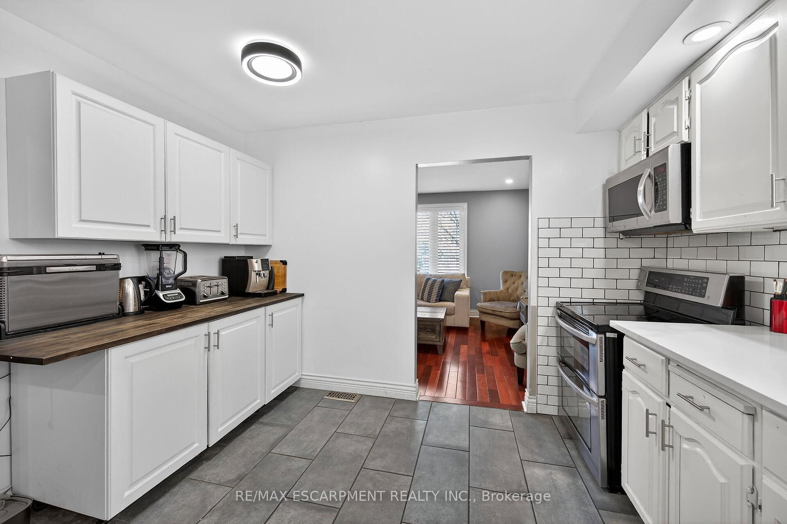 Detached House for sale at 80 First Road, Hamilton, Ontario, L8J 2S9 - Stoney Creek Mountain - MLS: X12972058