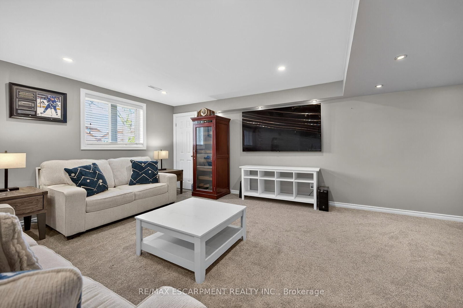 Detached House for sale at 80 First Road, Hamilton, Ontario, L8J 2S9 - Stoney Creek Mountain - MLS: X12972058