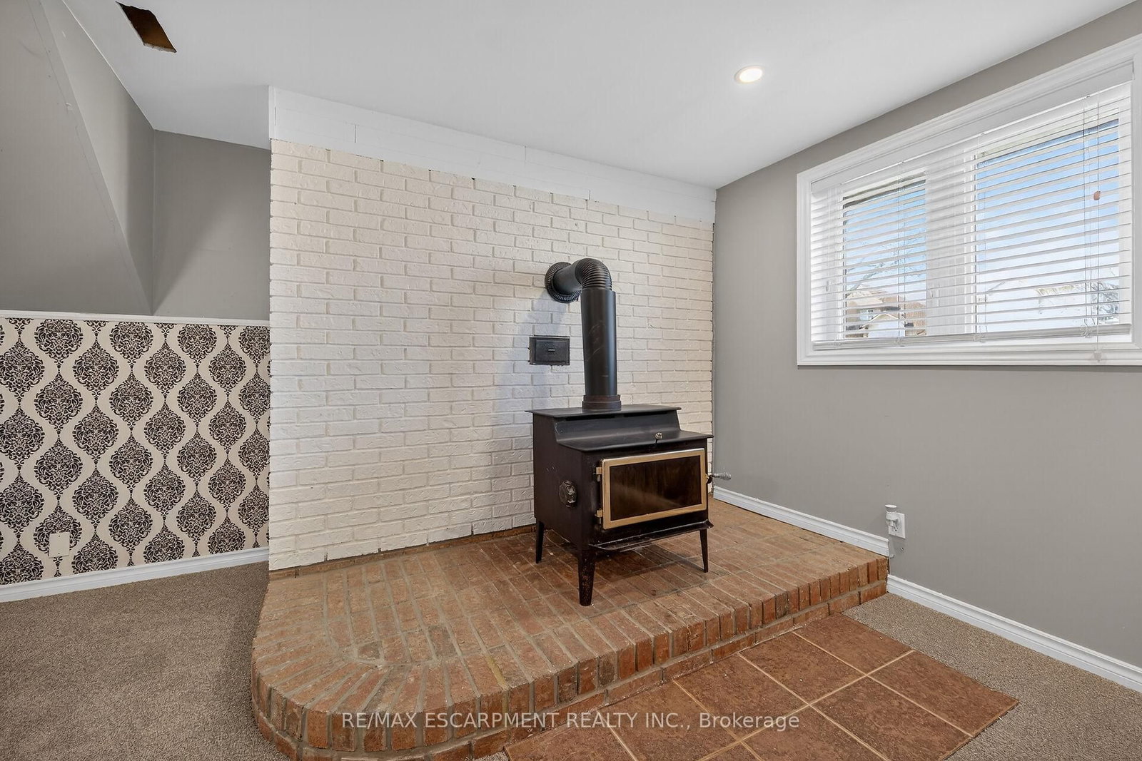 Detached House for sale at 80 First Road, Hamilton, Ontario, L8J 2S9 - Stoney Creek Mountain - MLS: X12972058