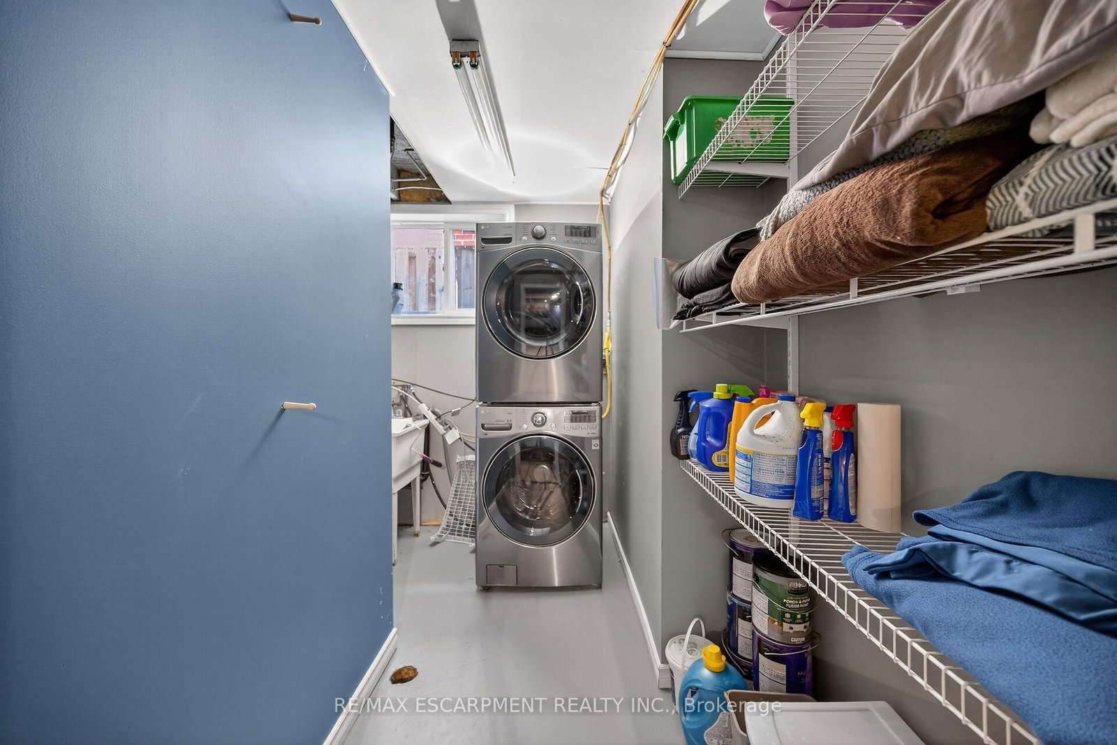 Detached House for sale at 80 First Road, Hamilton, Ontario, L8J 2S9 - Stoney Creek Mountain - MLS: X12972058