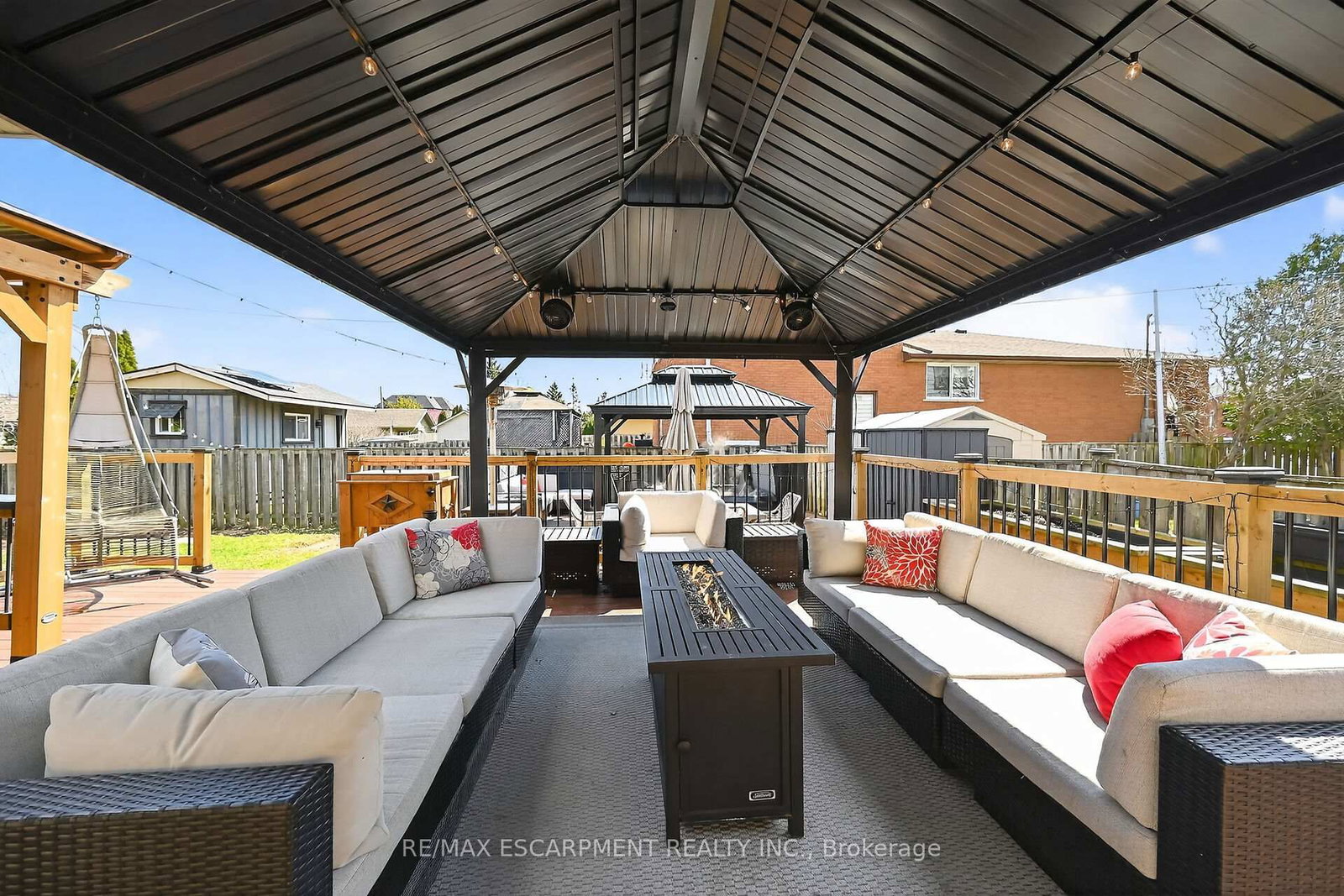 Detached House for sale at 80 First Road, Hamilton, Ontario, L8J 2S9 - Stoney Creek Mountain - MLS: X12972058