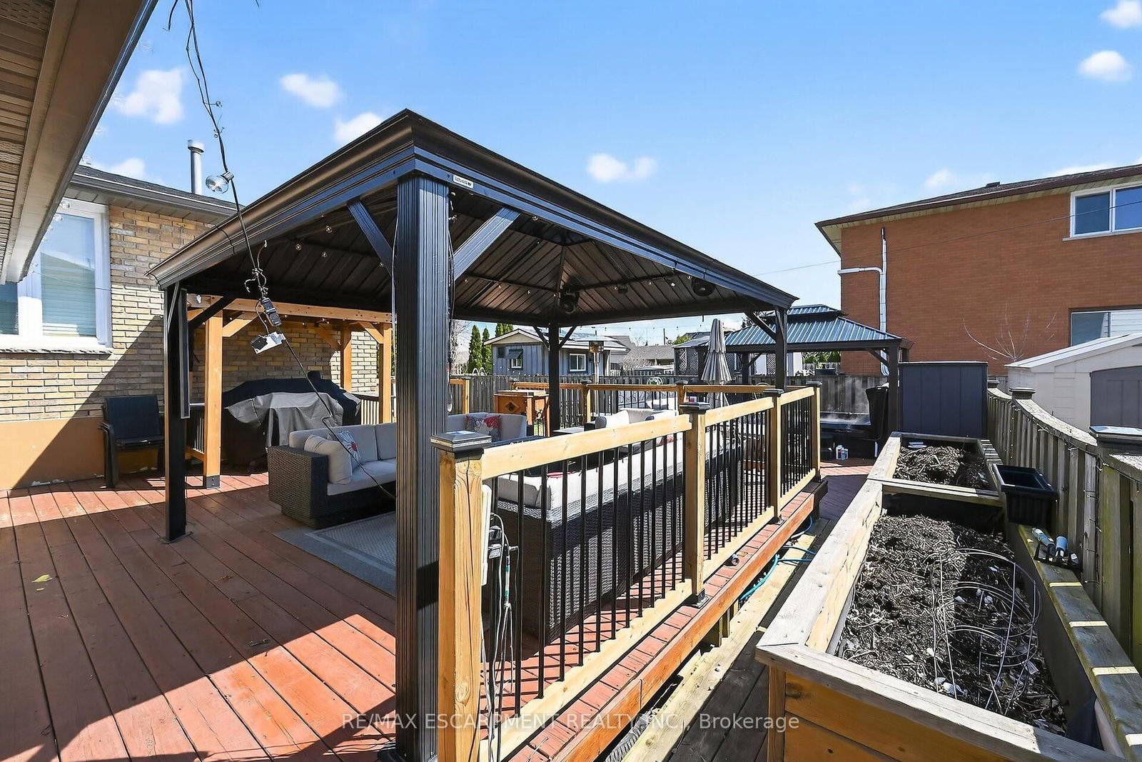 Detached House for sale at 80 First Road, Hamilton, Ontario, L8J 2S9 - Stoney Creek Mountain - MLS: X12972058