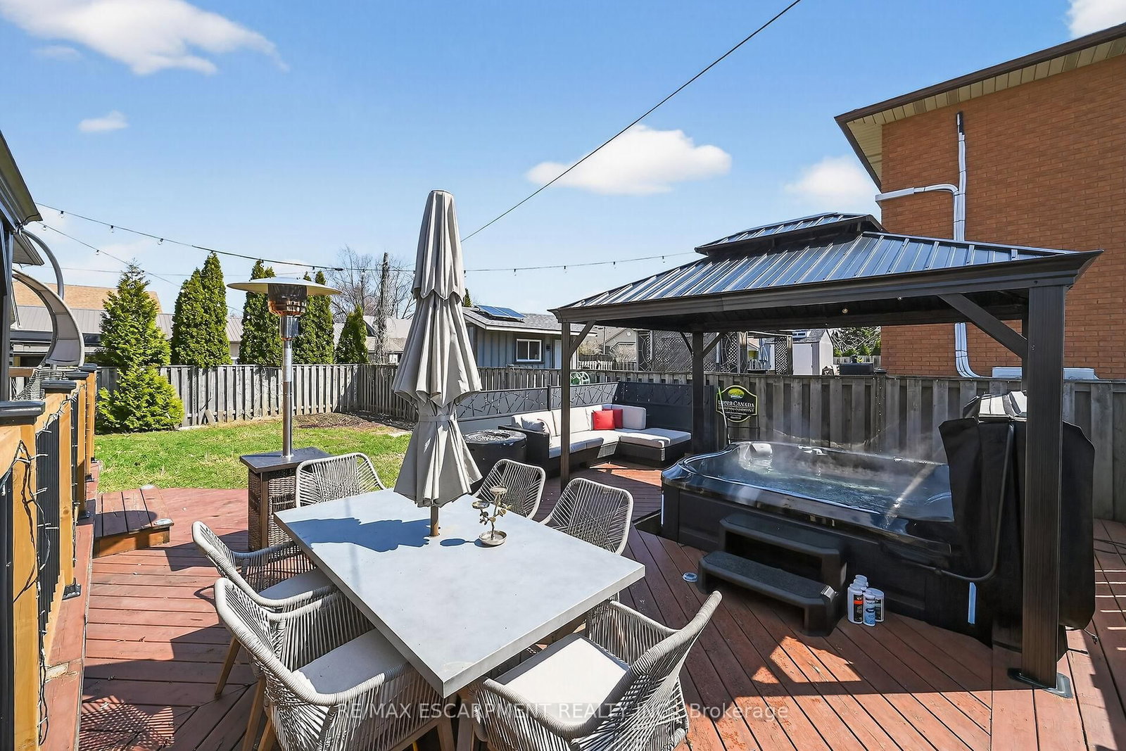 Detached House for sale at 80 First Road, Hamilton, Ontario, L8J 2S9 - Stoney Creek Mountain - MLS: X12972058