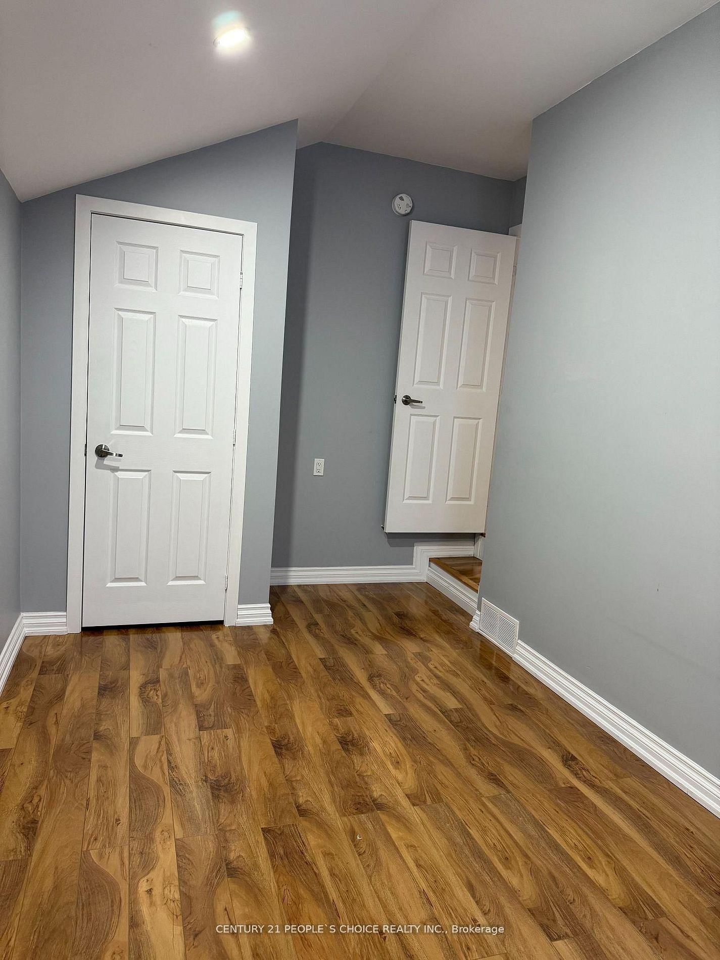 Detached House for sale at 280 Cambridge Road, Fort Erie, Ontario, L0S 1B0 - Crystal Beach - MLS: X12972104