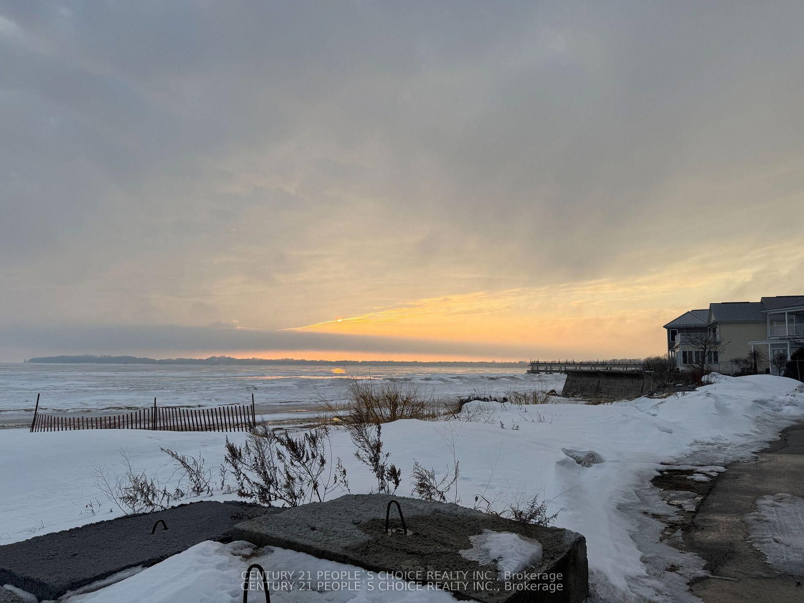 Detached House for sale at 280 Cambridge Road, Fort Erie, Ontario, L0S 1B0 - Crystal Beach - MLS: X12972104