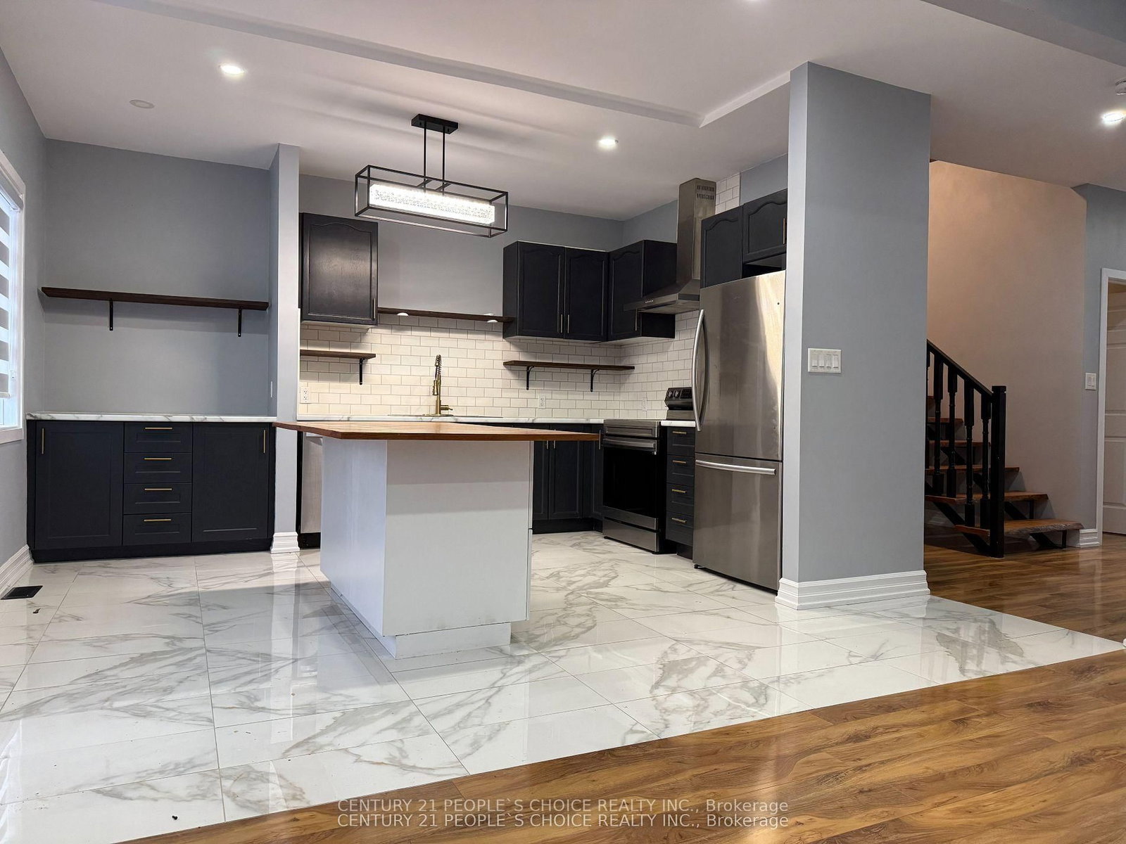 Detached House for sale at 280 Cambridge Road, Fort Erie, Ontario, L0S 1B0 - Crystal Beach - MLS: X12972104