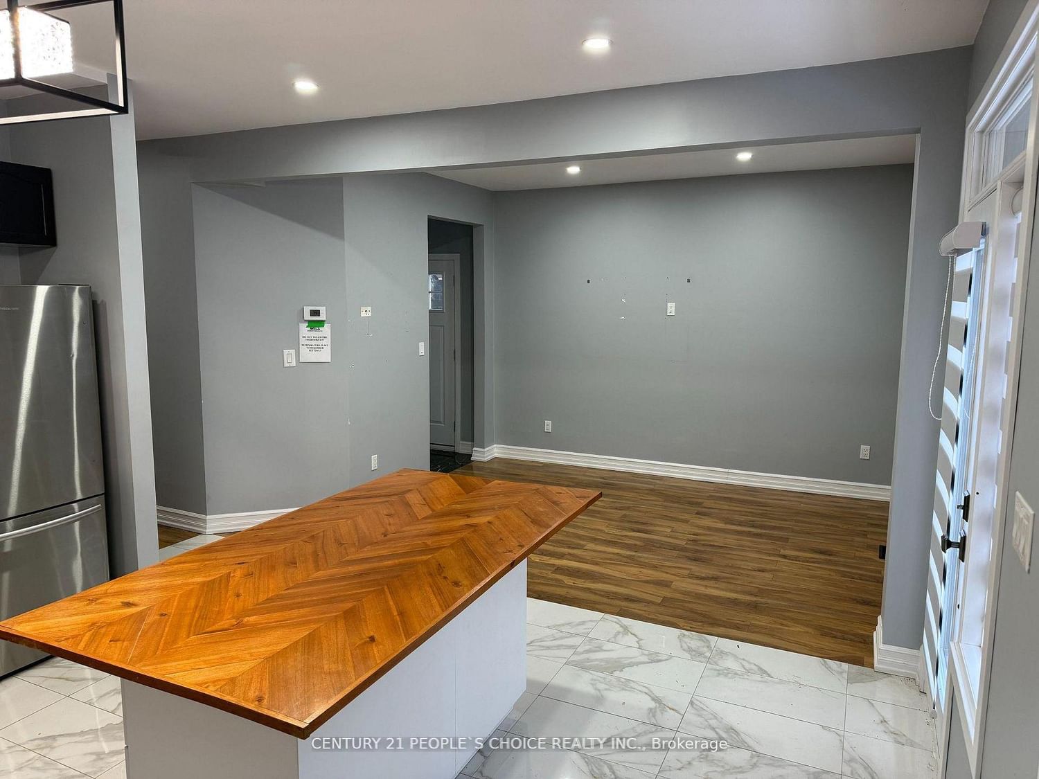 Detached House for sale at 280 Cambridge Road, Fort Erie, Ontario, L0S 1B0 - Crystal Beach - MLS: X12972104