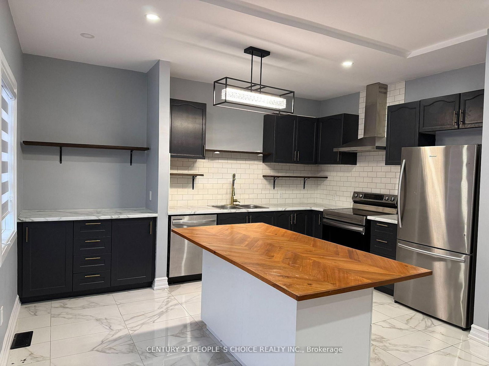 Detached House for sale at 280 Cambridge Road, Fort Erie, Ontario, L0S 1B0 - Crystal Beach - MLS: X12972104