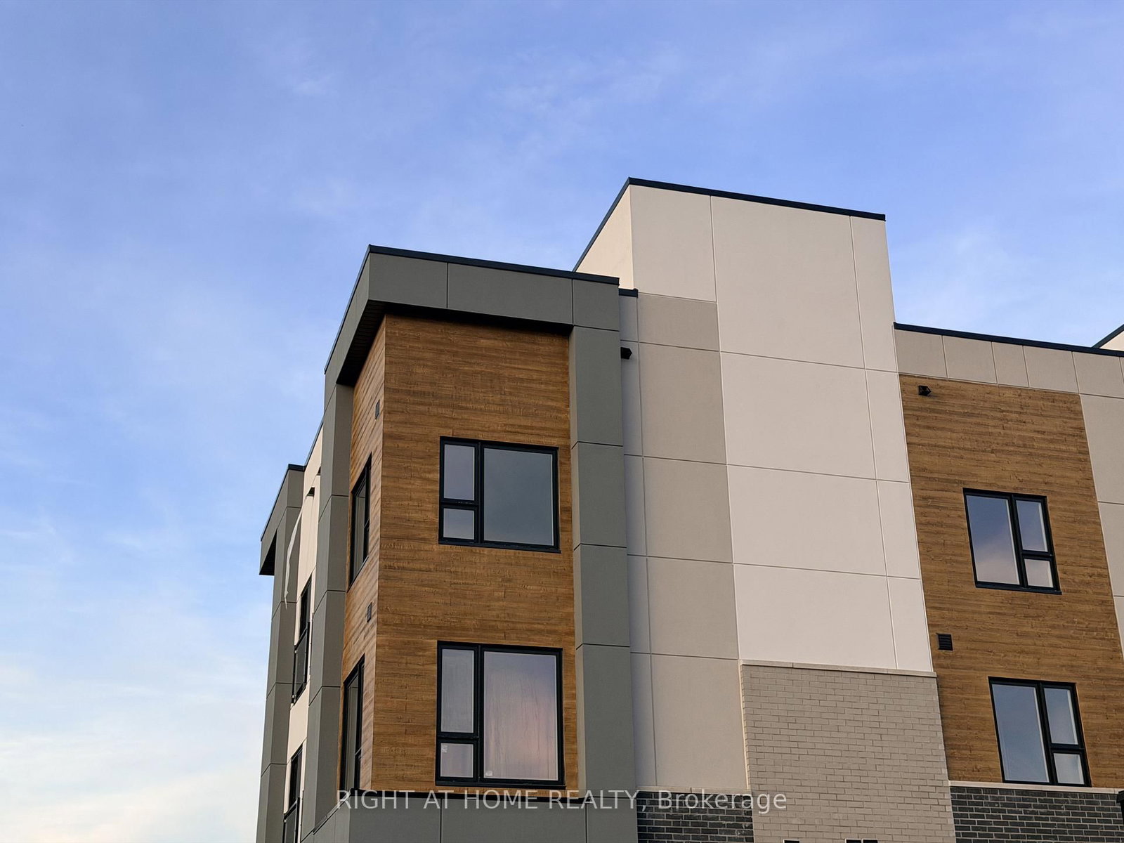 16 Melbourne Avenue, Unit 301A