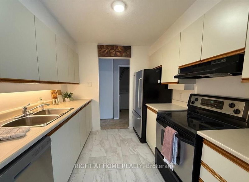 E - 1033 Cummings Ave, Ottawa, K1J 9K6 | Image 3