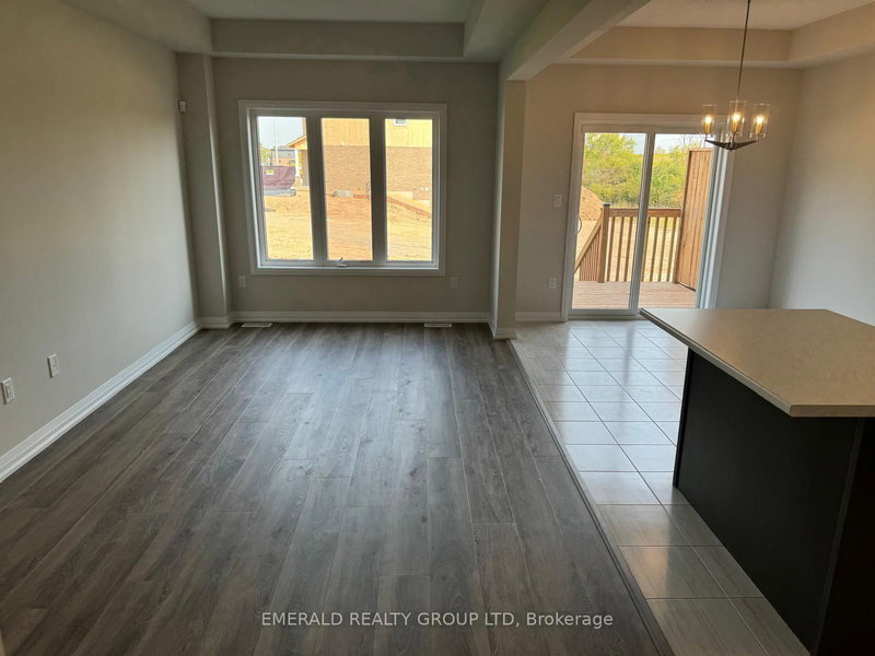 10 Whelan Crt, Thorold, L2V 0G7 | Image 2