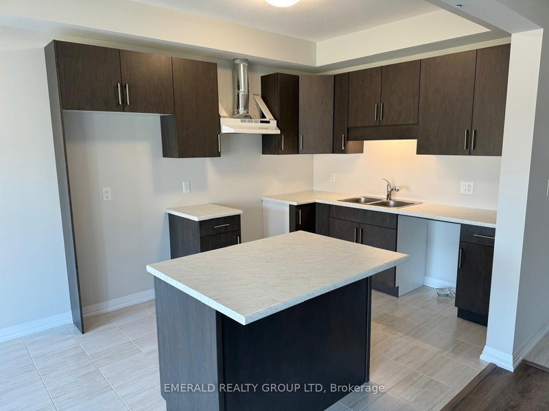 10 Whelan Crt, Thorold, L2V 0G7 | Image 3