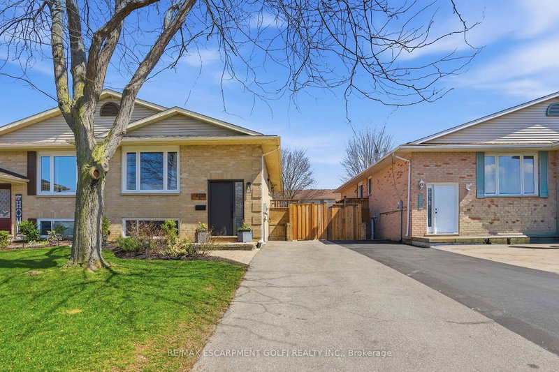 home for sale on 4533 Carriage Road