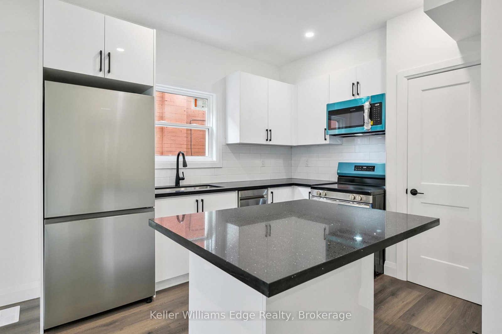 Detached House for sale at 161 Weir Street, Hamilton, Ontario, L8H 5G1 - Homeside - MLS: X12972358