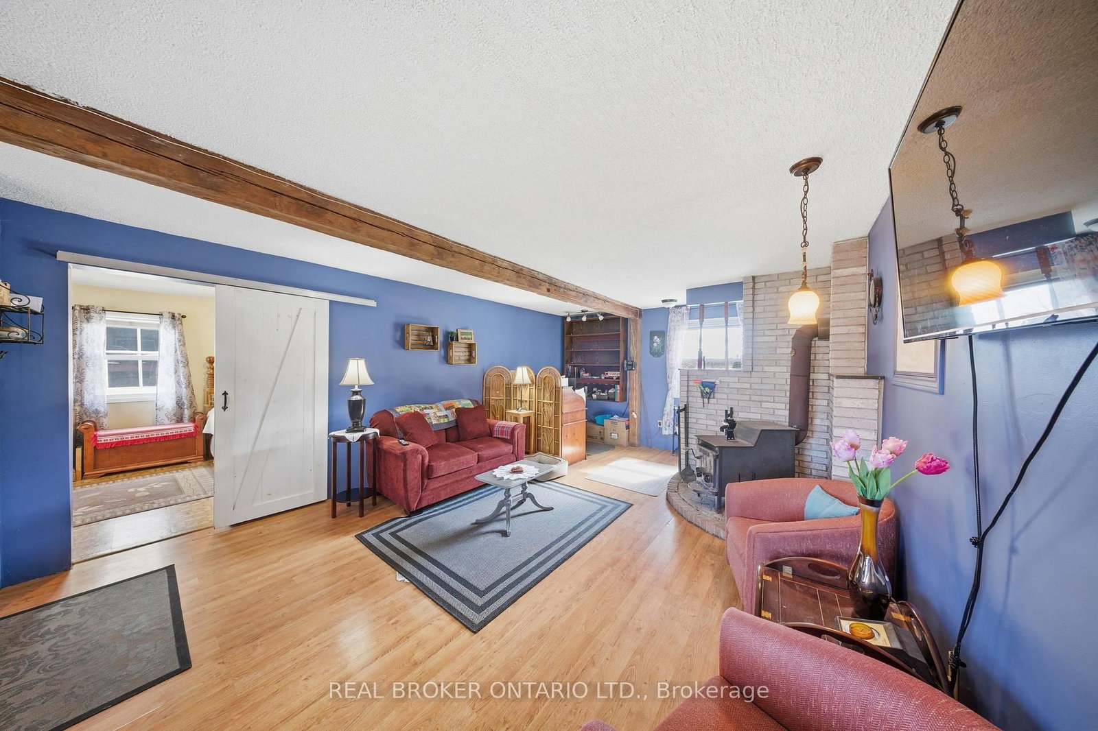 Listing Image 7