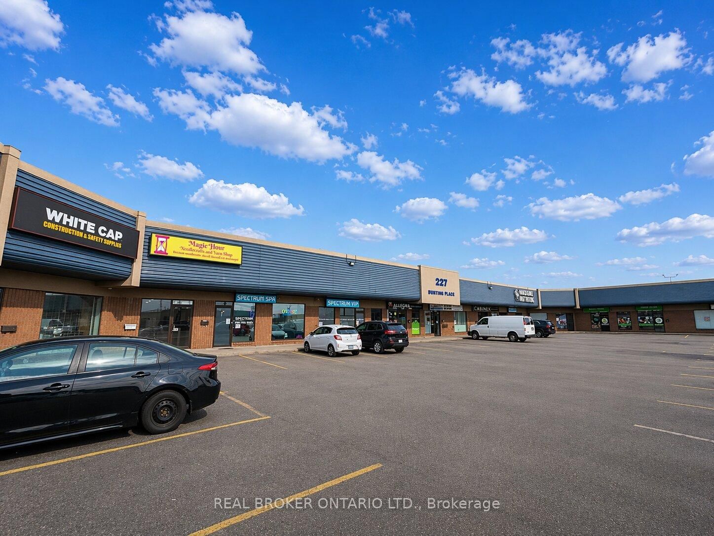 227 Bunting Road, Unit i - Photo 2