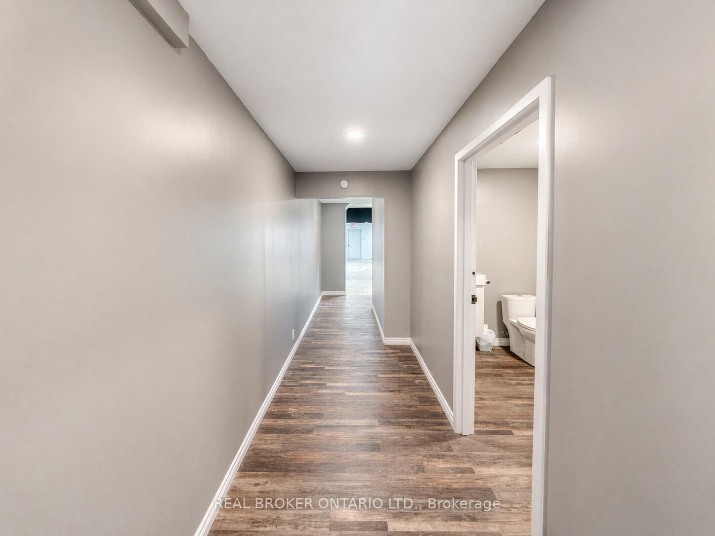 227 Bunting Road, Unit i - Photo 7