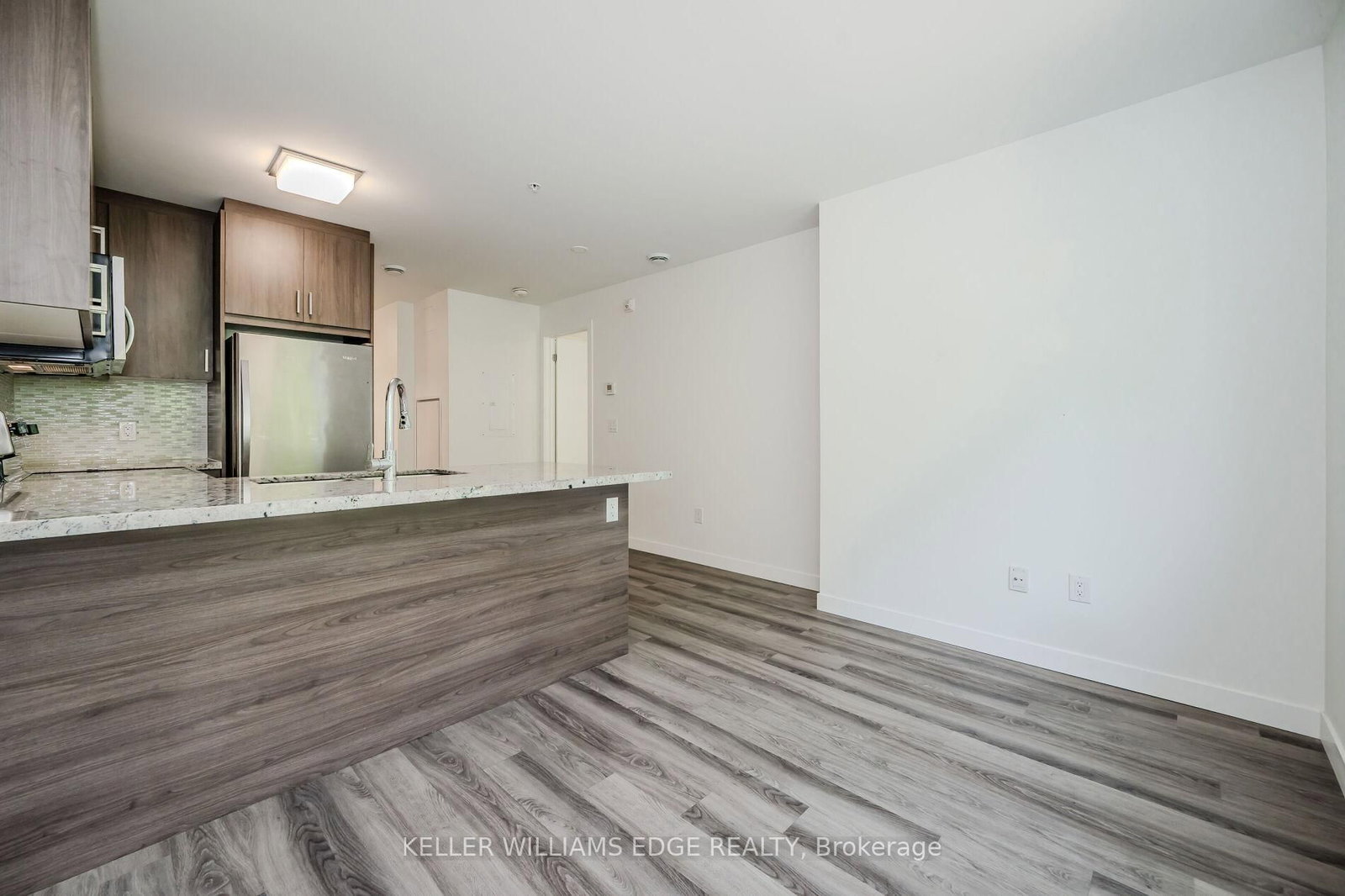 479 Charlton Avenue E, Unit 202 - Photo 11