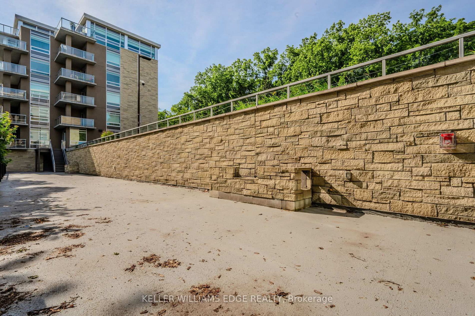 479 Charlton Avenue E, Unit 202 - Photo 24