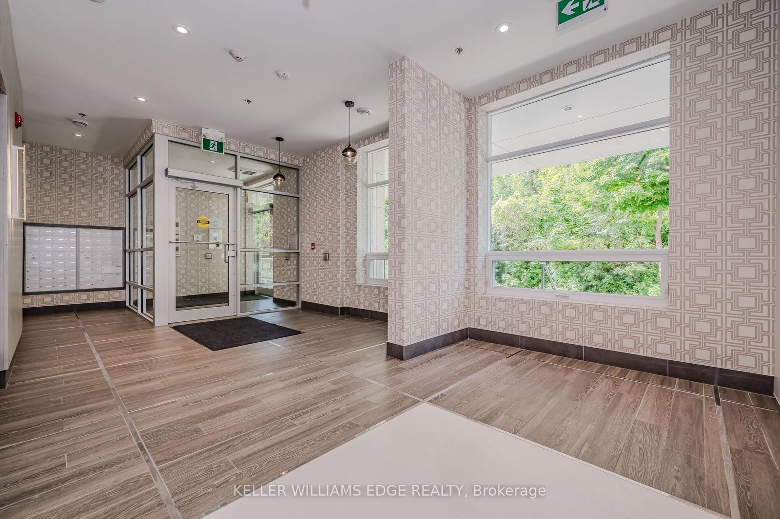 479 Charlton Avenue E, Unit 202 - Photo 5