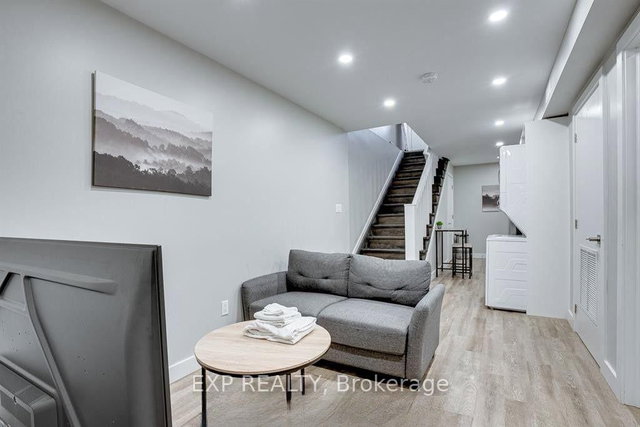 1 - 104 Wellington Street N