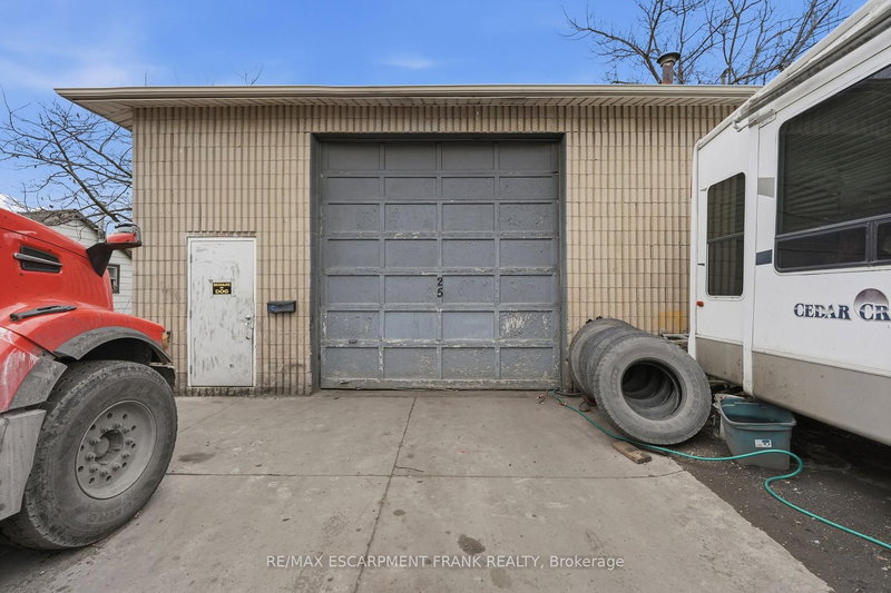 25 Kenmore Ave, Hamilton, L8E 5N1 | Image 2