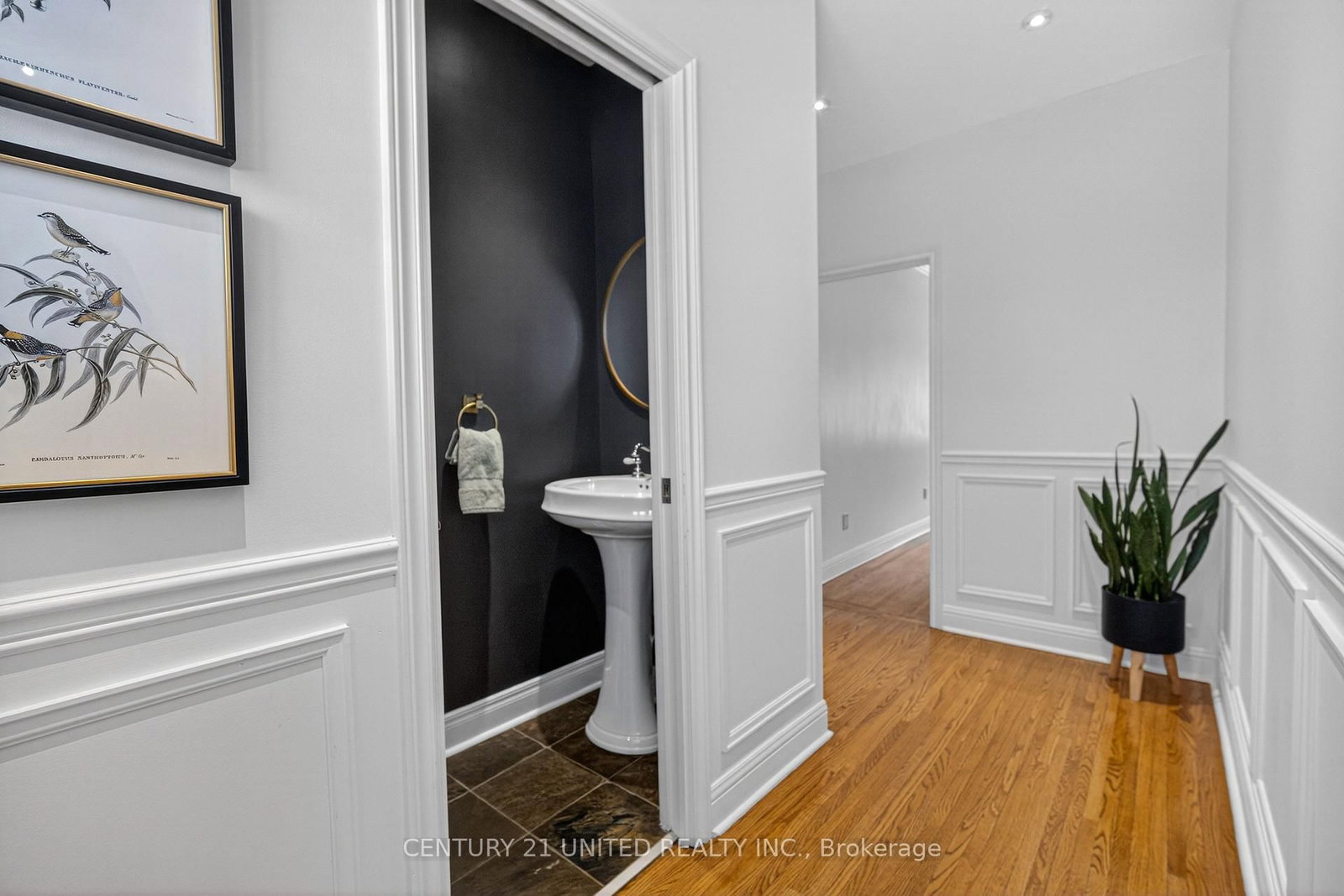 Detached House for sale at 499 Hunter Street, Peterborough, Ontario, K9H 2M9 - Town Ward 3 - MLS: X12972768