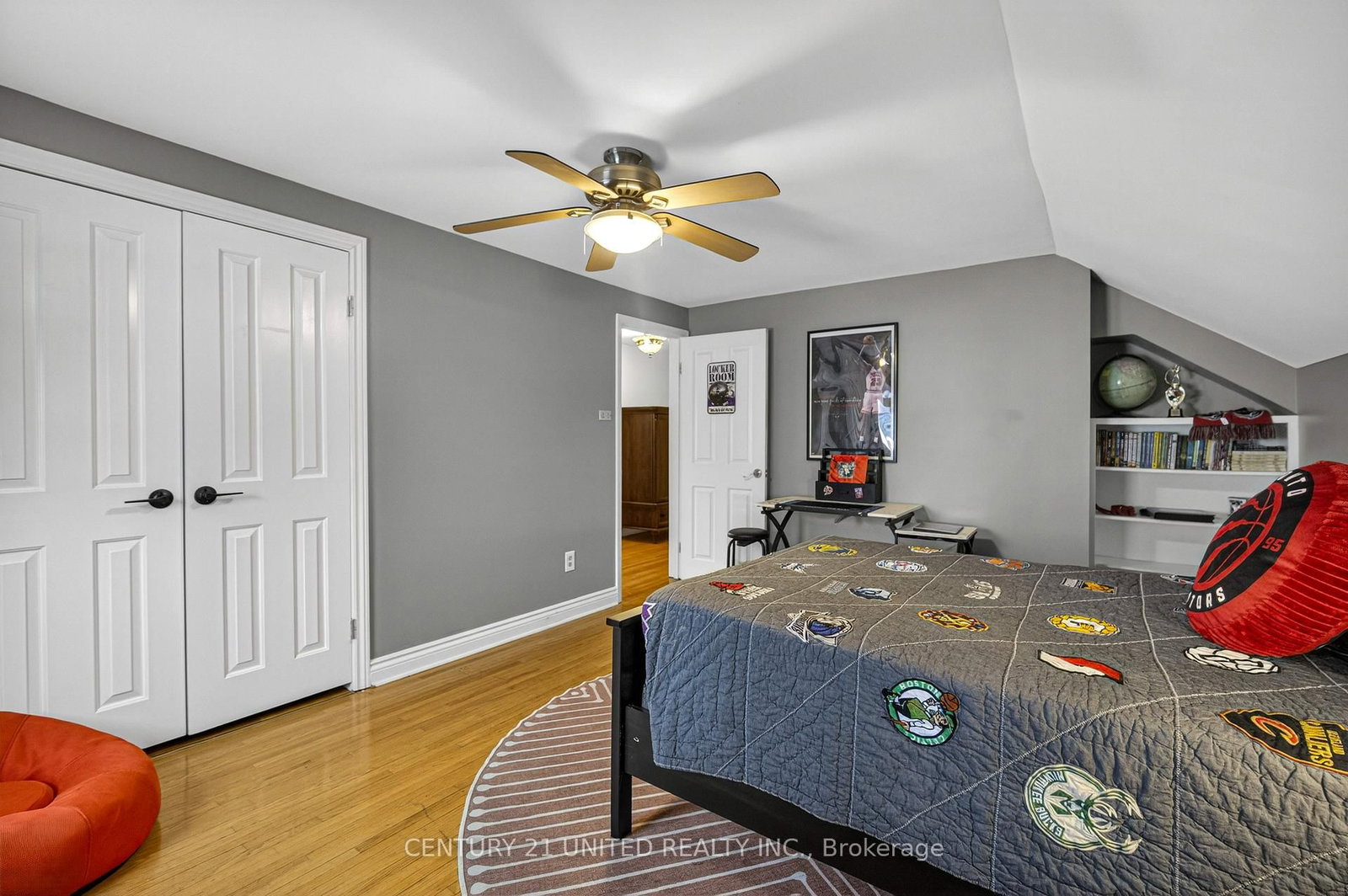 Detached House for sale at 499 Hunter Street, Peterborough, Ontario, K9H 2M9 - Town Ward 3 - MLS: X12972768