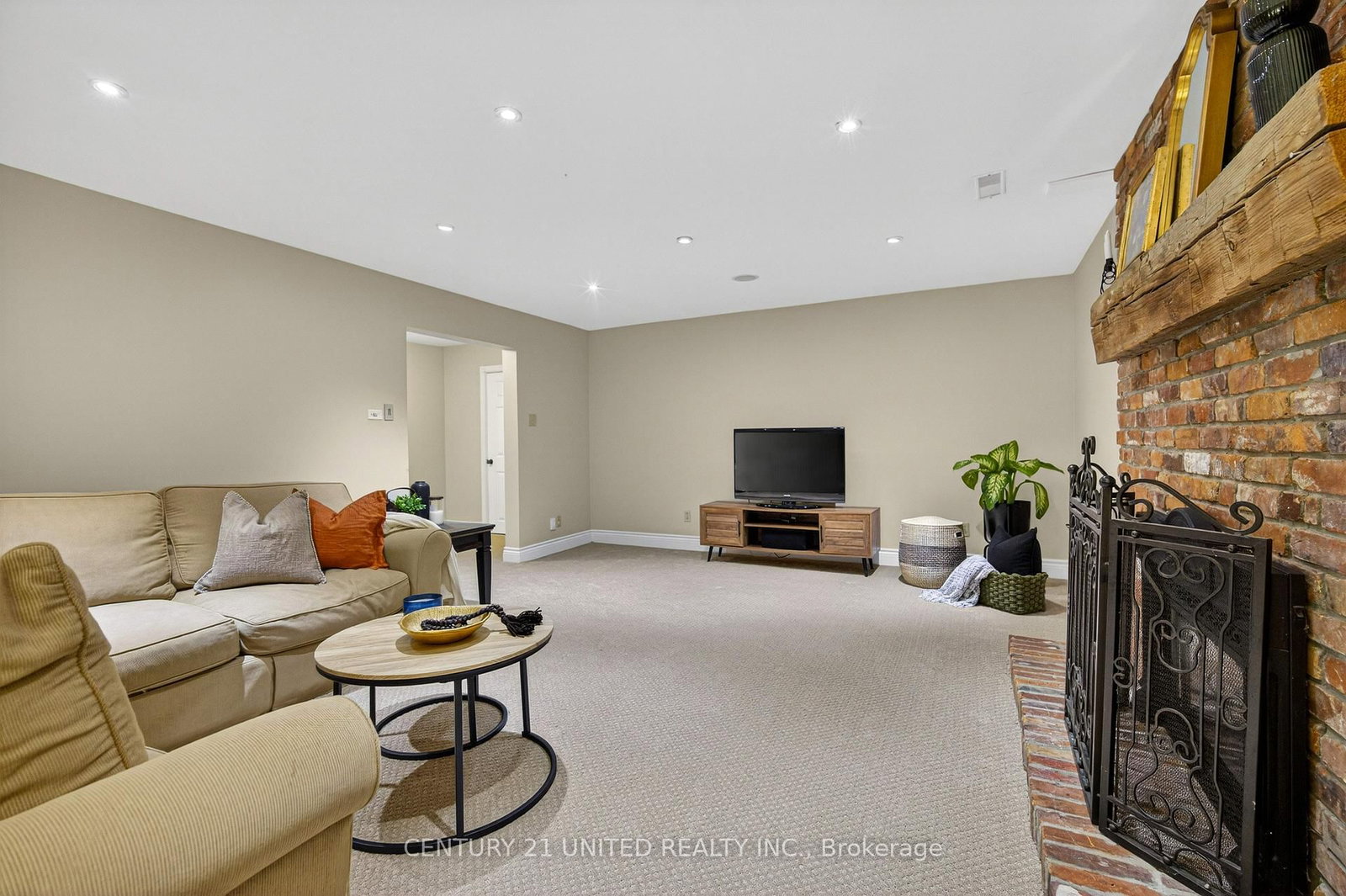 Detached House for sale at 499 Hunter Street, Peterborough, Ontario, K9H 2M9 - Town Ward 3 - MLS: X12972768