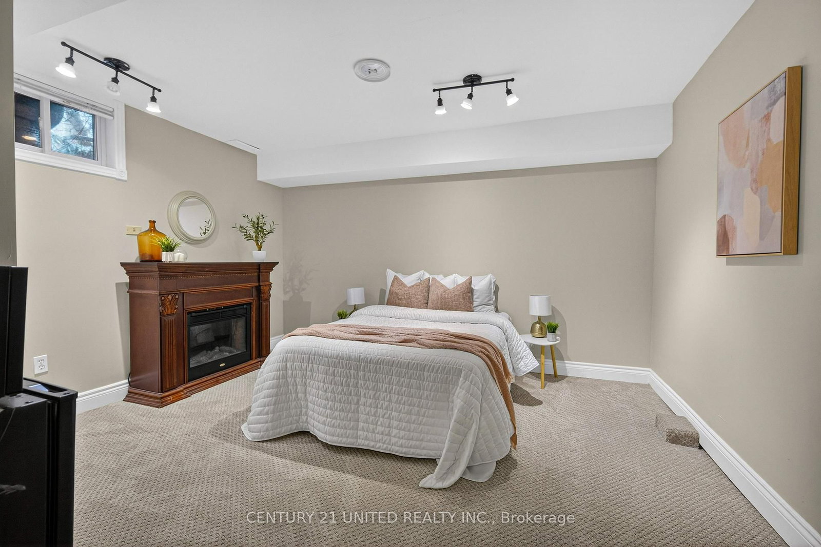 Detached House for sale at 499 Hunter Street, Peterborough, Ontario, K9H 2M9 - Town Ward 3 - MLS: X12972768