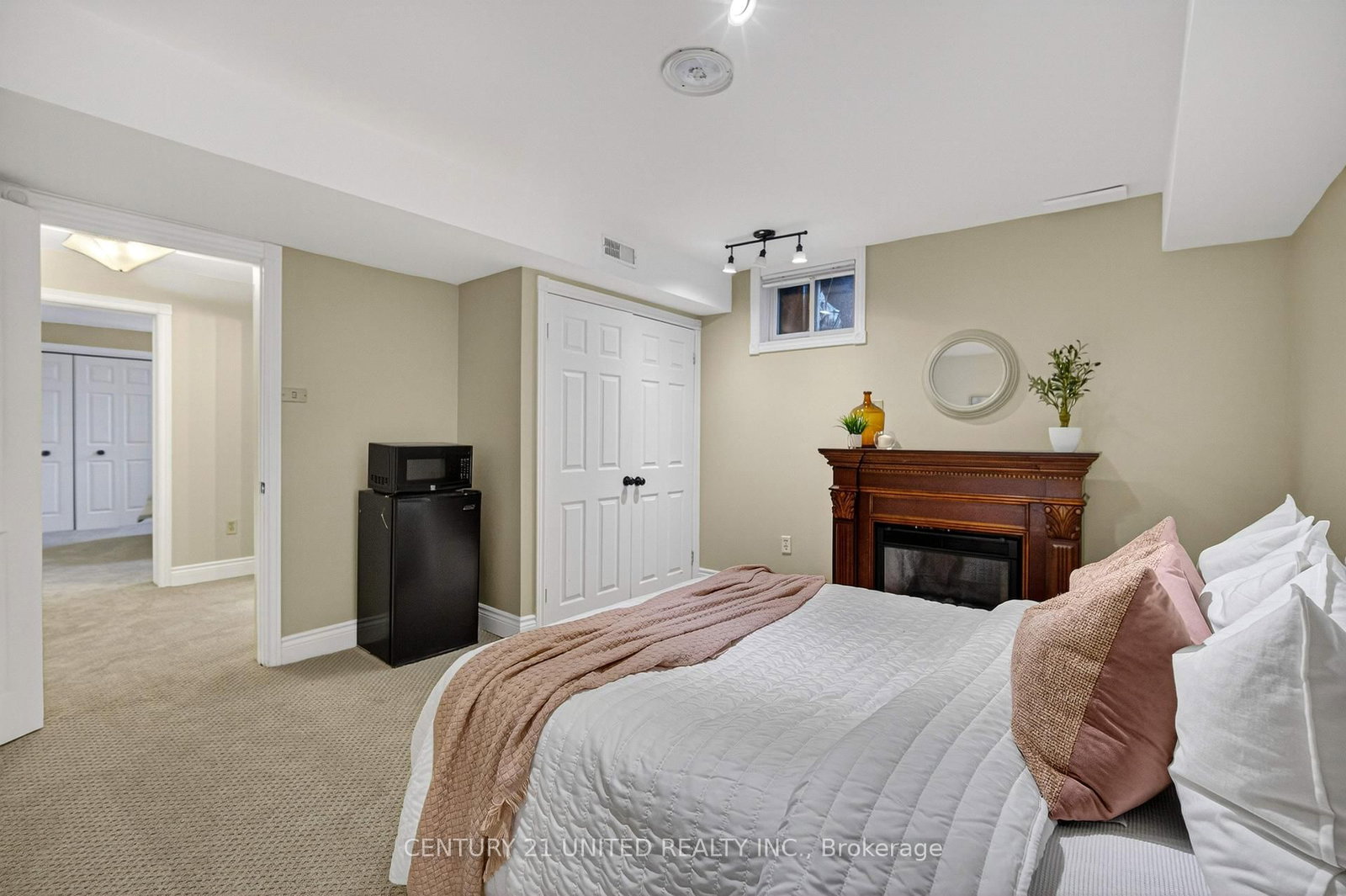 Detached House for sale at 499 Hunter Street, Peterborough, Ontario, K9H 2M9 - Town Ward 3 - MLS: X12972768