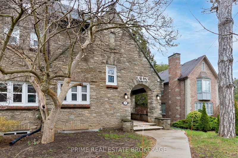 290 Huron Street