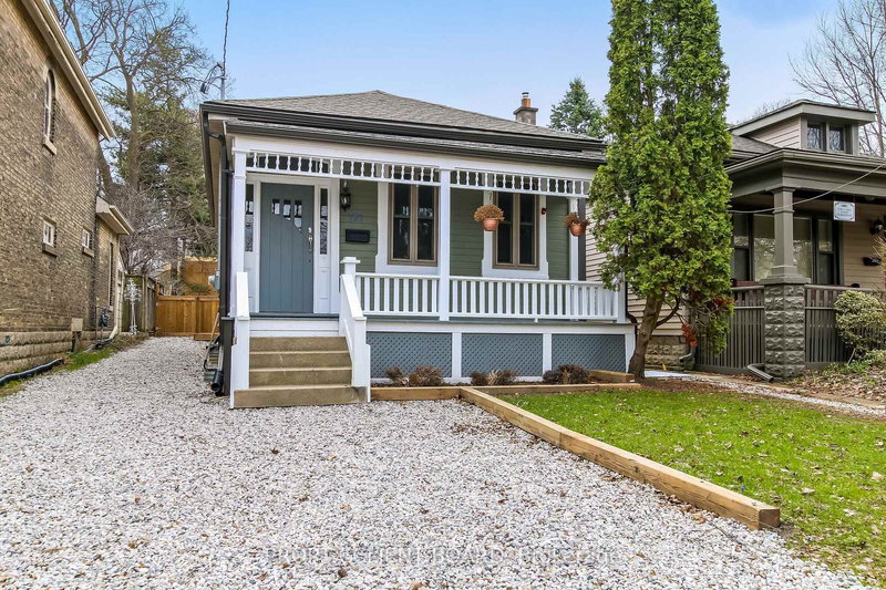 home for sale on 727 Queens Avenue S