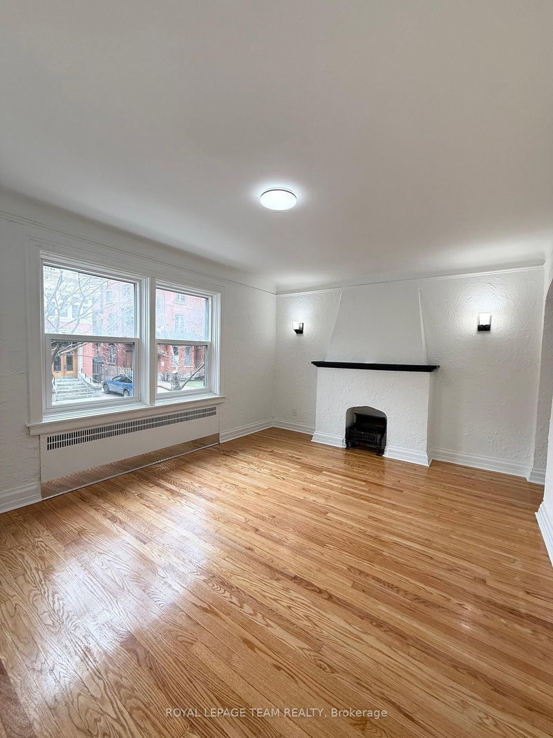 2 - 235 Cooper St, Ottawa, K2P 1L7 | Image 2