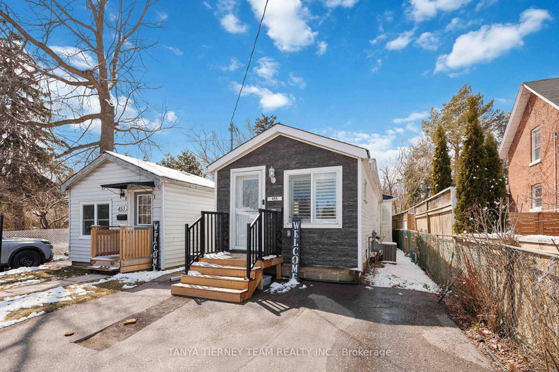 home for sale on 455 Ontario Street