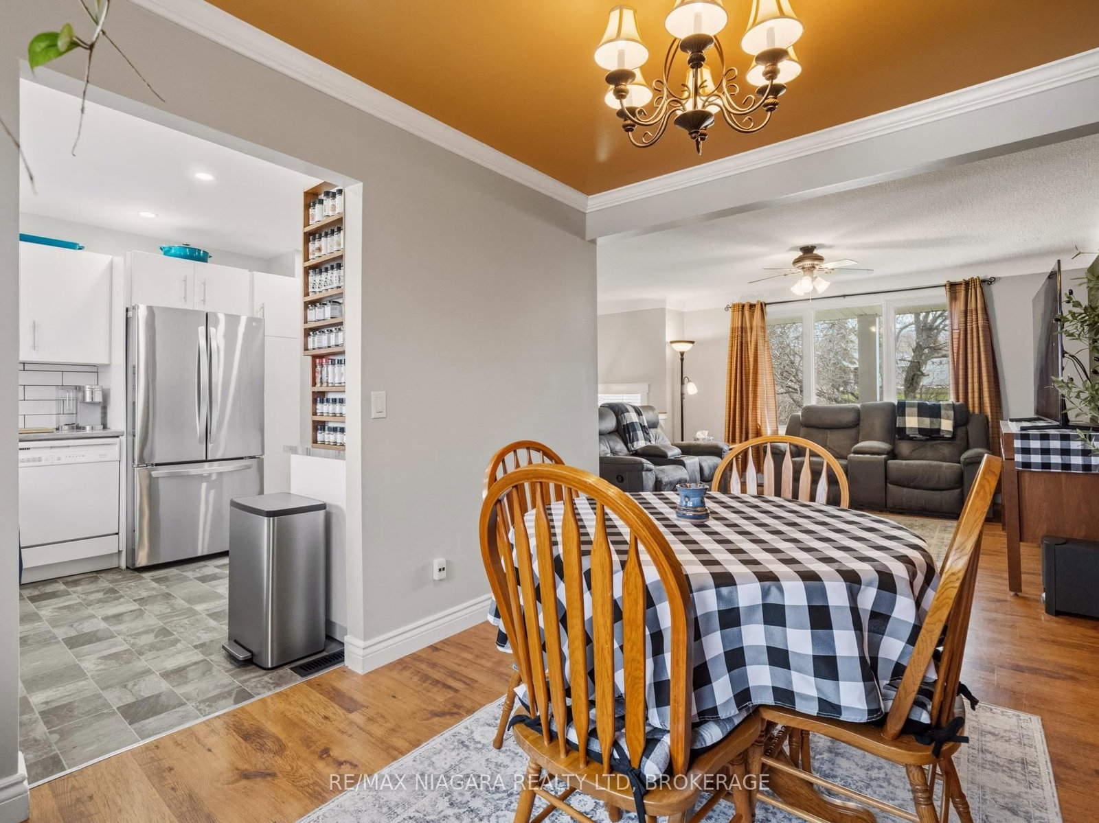 Detached House for sale at 883 Ridge Road, Fort Erie, Ontario, L0S 1N0 - Ridgeway - MLS: X12972946