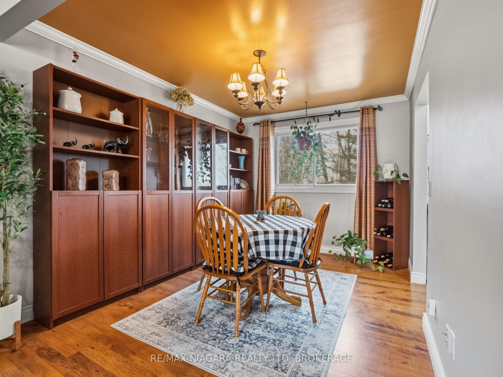 Detached House for sale at 883 Ridge Road, Fort Erie, Ontario, L0S 1N0 - Ridgeway - MLS: X12972946