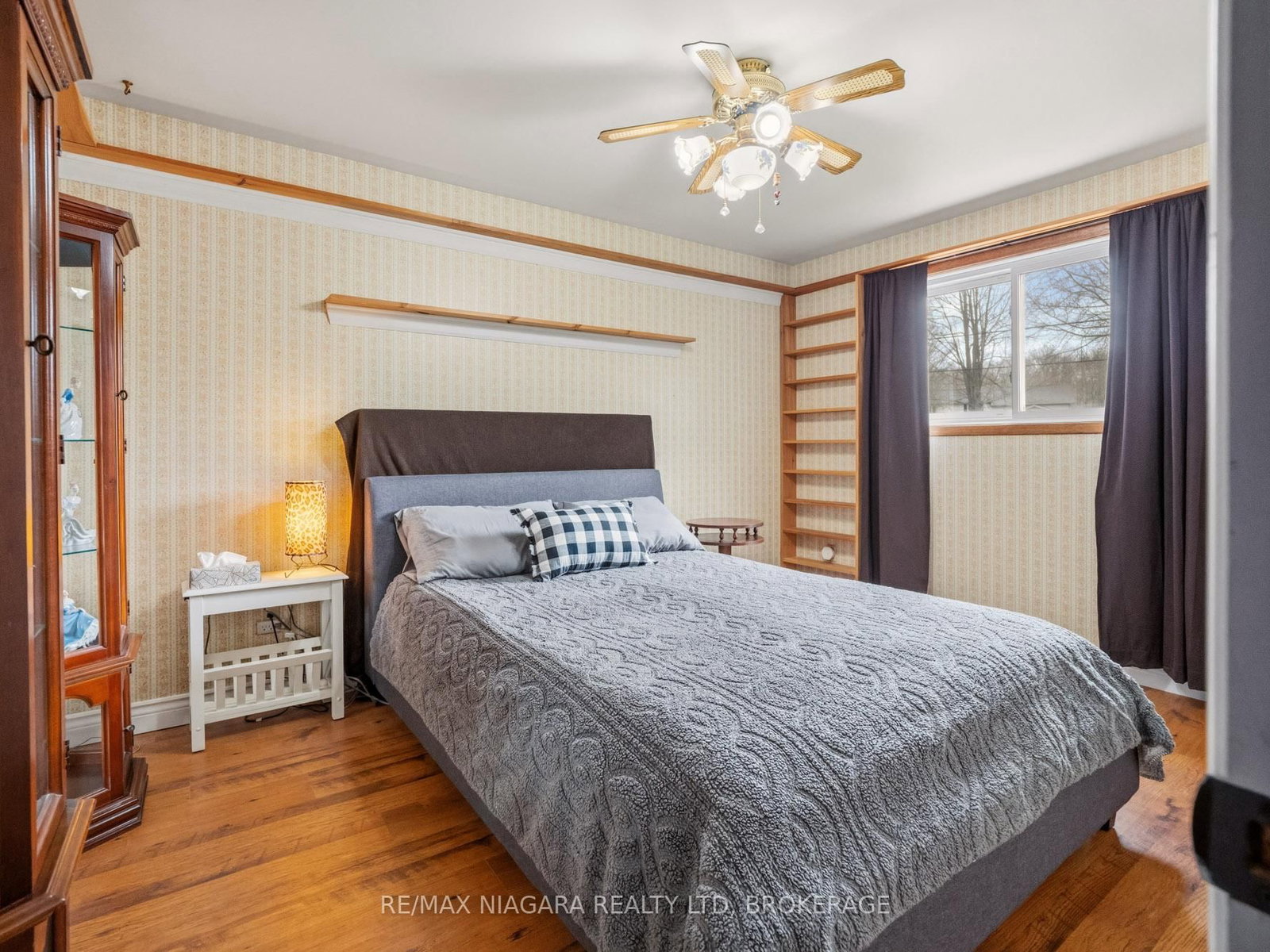 Detached House for sale at 883 Ridge Road, Fort Erie, Ontario, L0S 1N0 - Ridgeway - MLS: X12972946