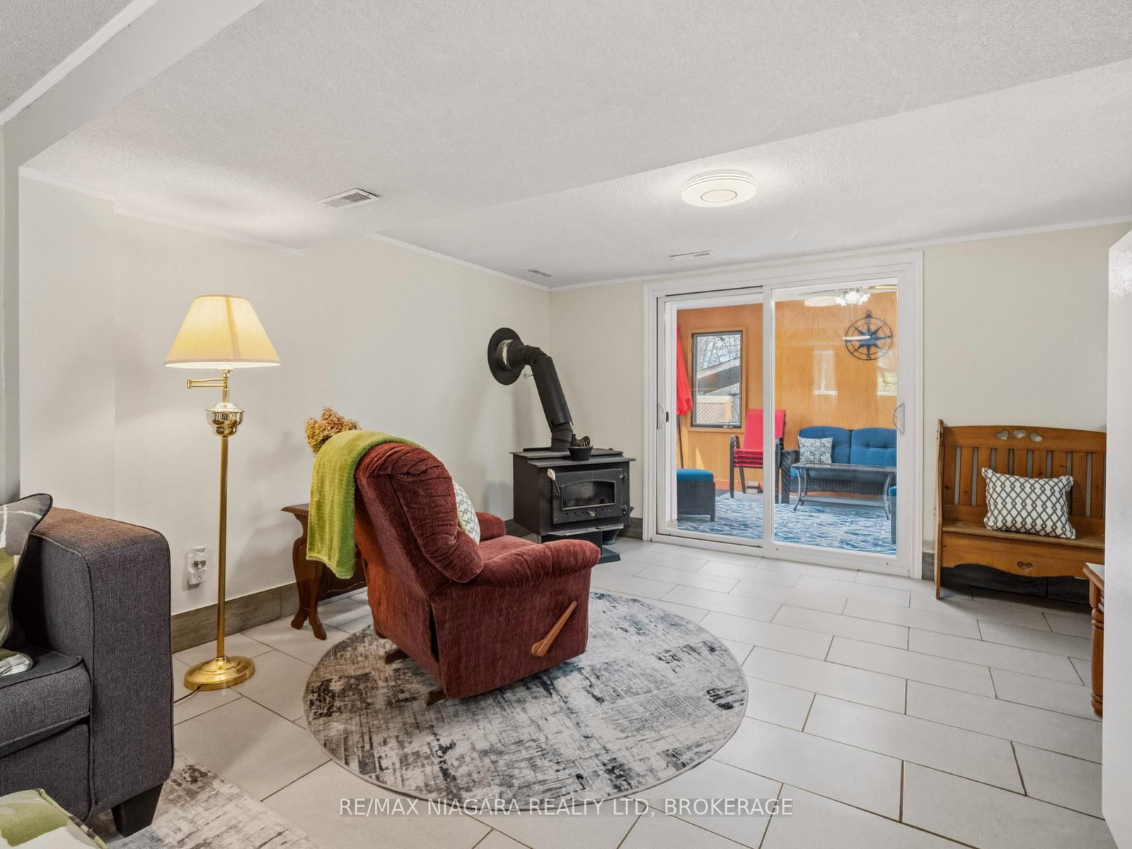 Detached House for sale at 883 Ridge Road, Fort Erie, Ontario, L0S 1N0 - Ridgeway - MLS: X12972946