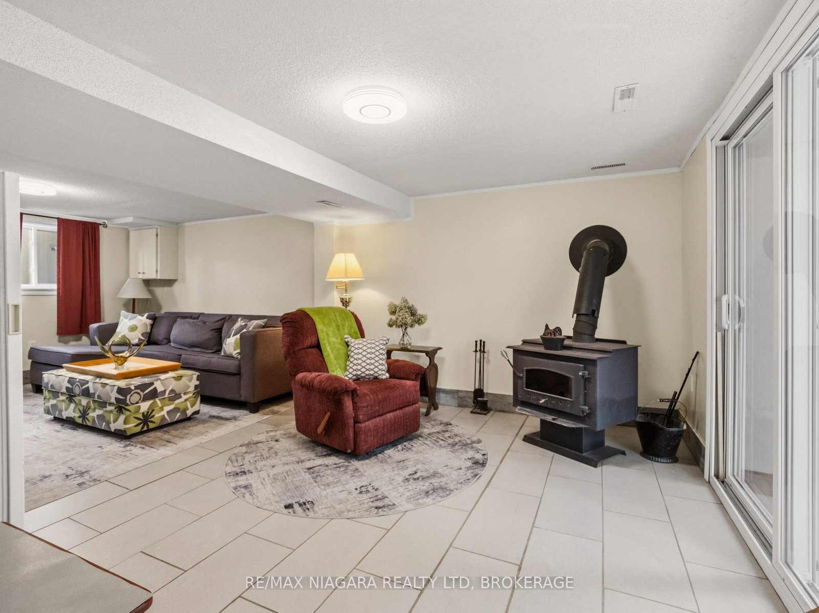 Detached House for sale at 883 Ridge Road, Fort Erie, Ontario, L0S 1N0 - Ridgeway - MLS: X12972946