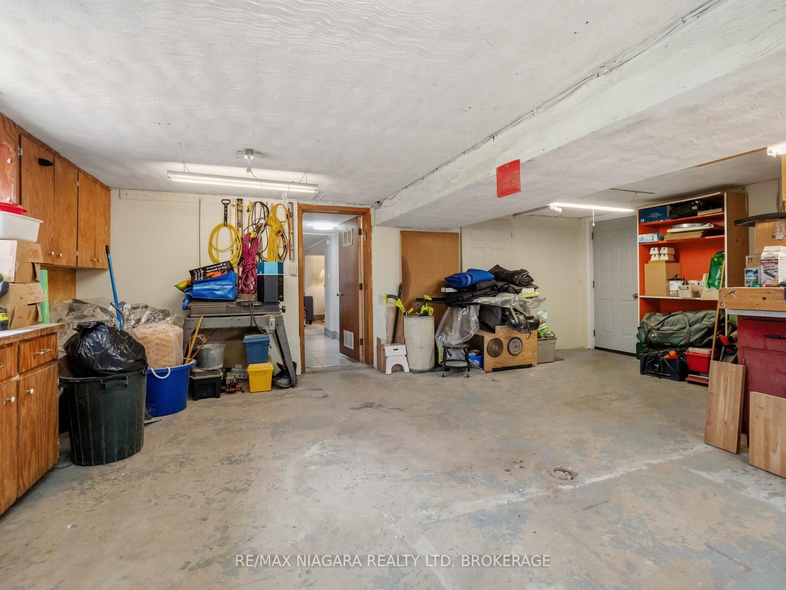 Detached House for sale at 883 Ridge Road, Fort Erie, Ontario, L0S 1N0 - Ridgeway - MLS: X12972946