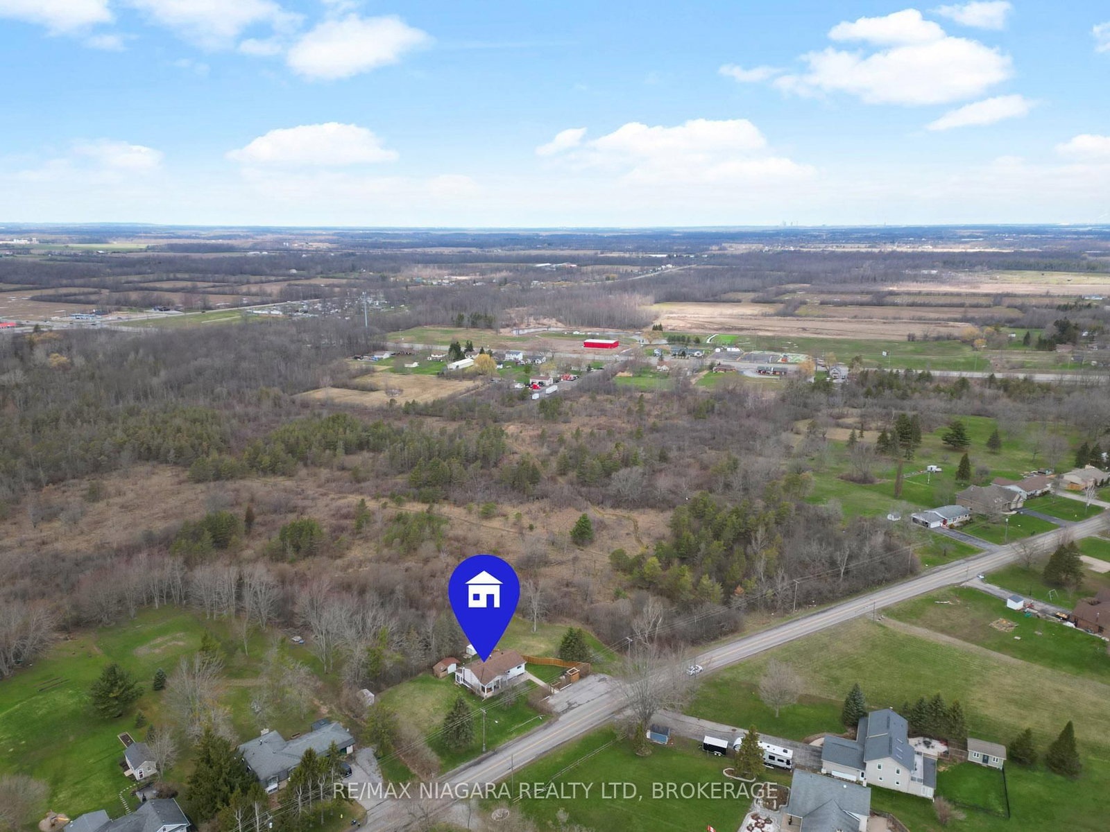 Detached House for sale at 883 Ridge Road, Fort Erie, Ontario, L0S 1N0 - Ridgeway - MLS: X12972946