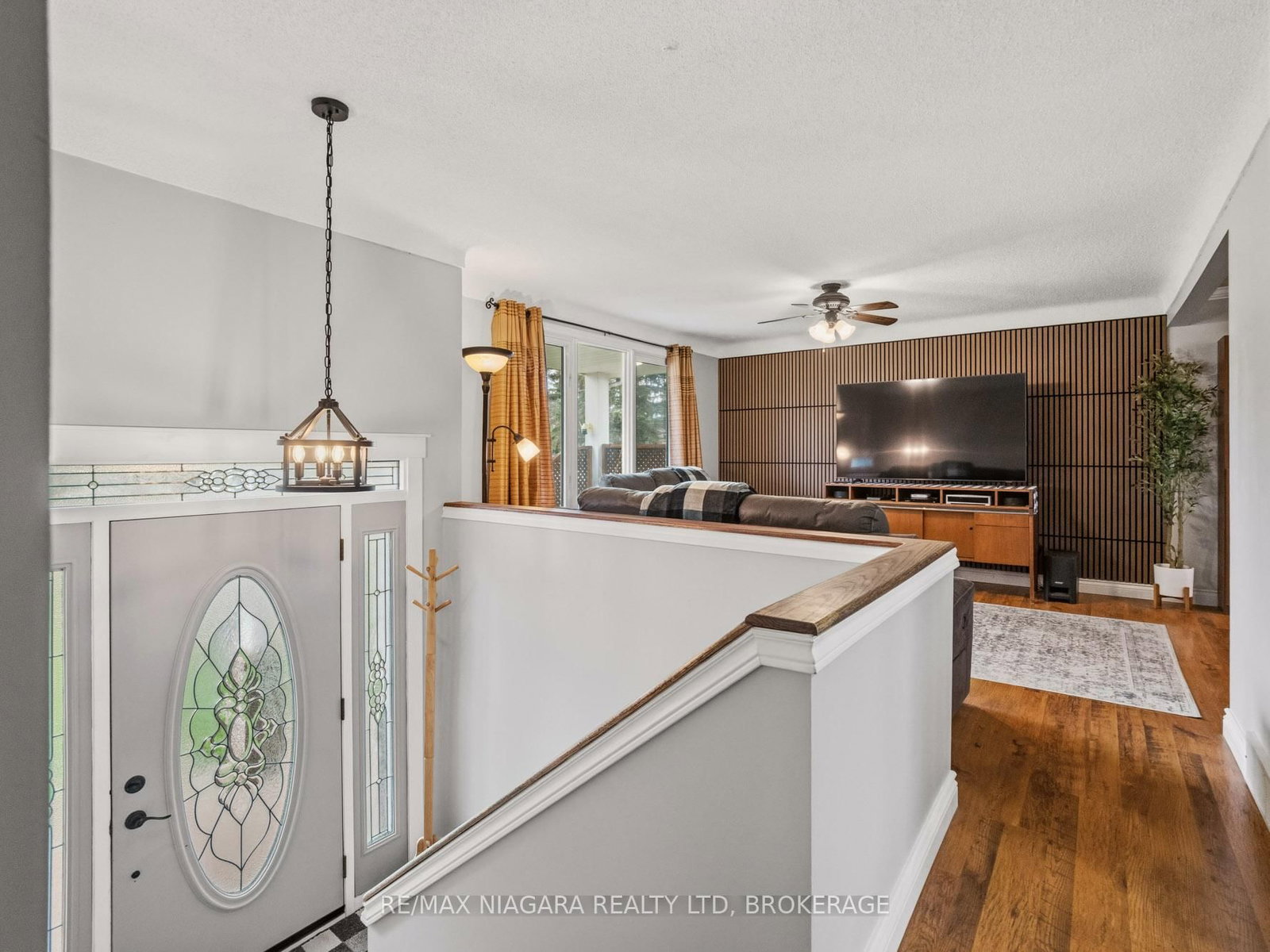 Detached House for sale at 883 Ridge Road, Fort Erie, Ontario, L0S 1N0 - Ridgeway - MLS: X12972946