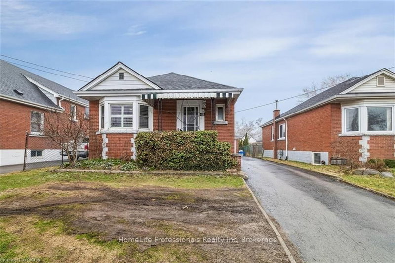 411 UPPER GAGE Ave, Hamilton, L8V 4H8 | Image 2