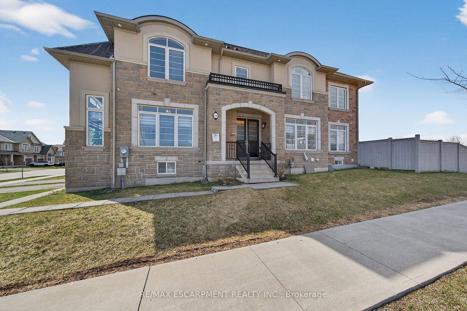 140 Robertson Road - Photo 2