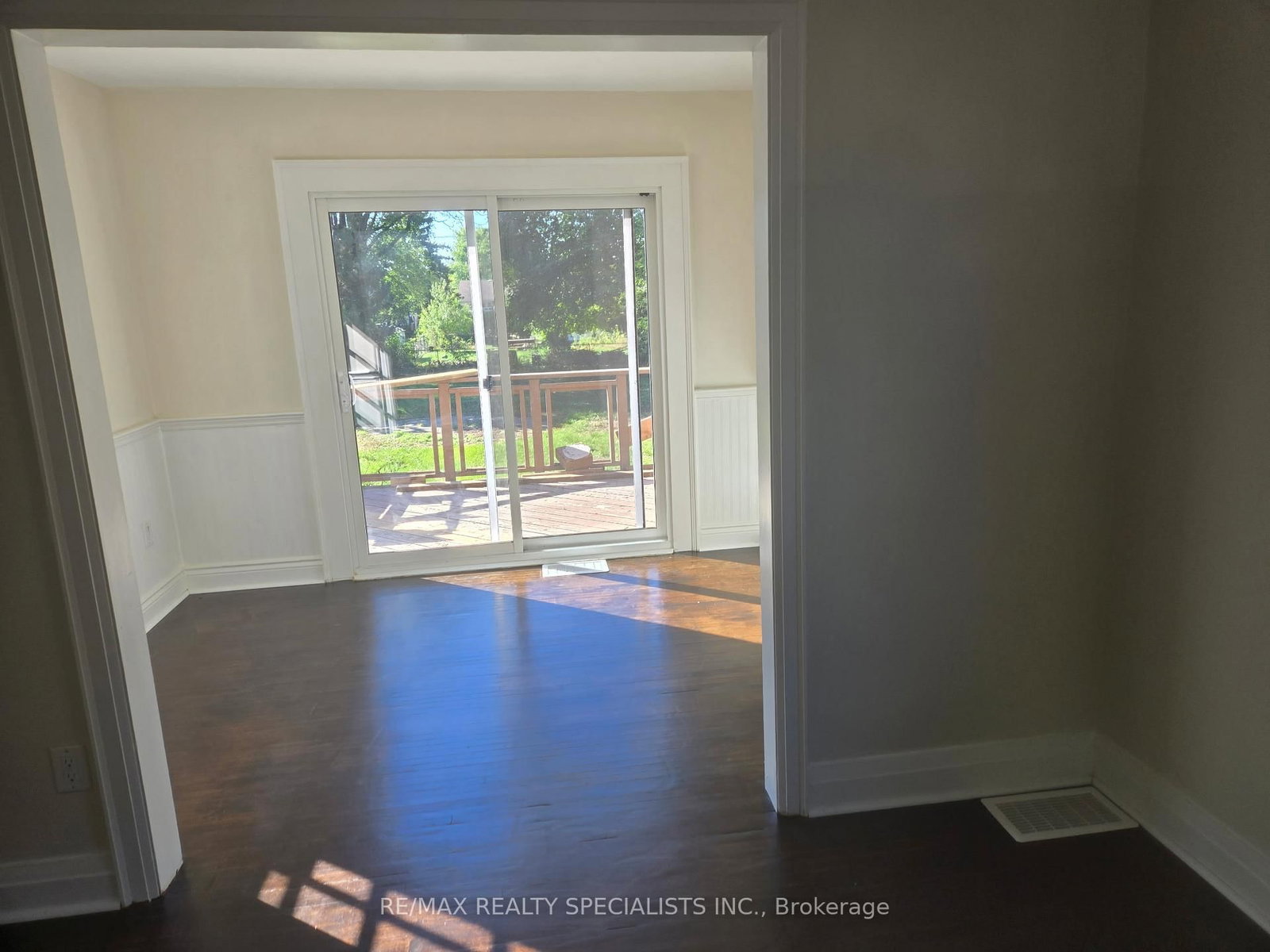 Detached House for sale at 970 Concession Street, Hamilton, Ontario, L8T 1A1 - Sunninghill - MLS: X12973084