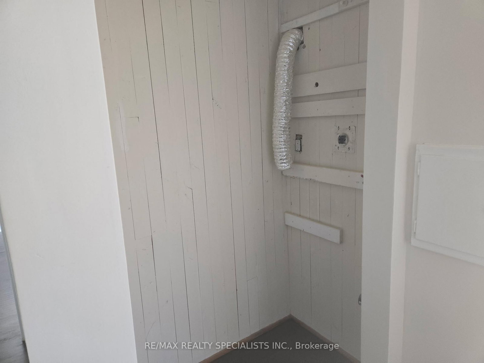 Detached House for sale at 970 Concession Street, Hamilton, Ontario, L8T 1A1 - Sunninghill - MLS: X12973084